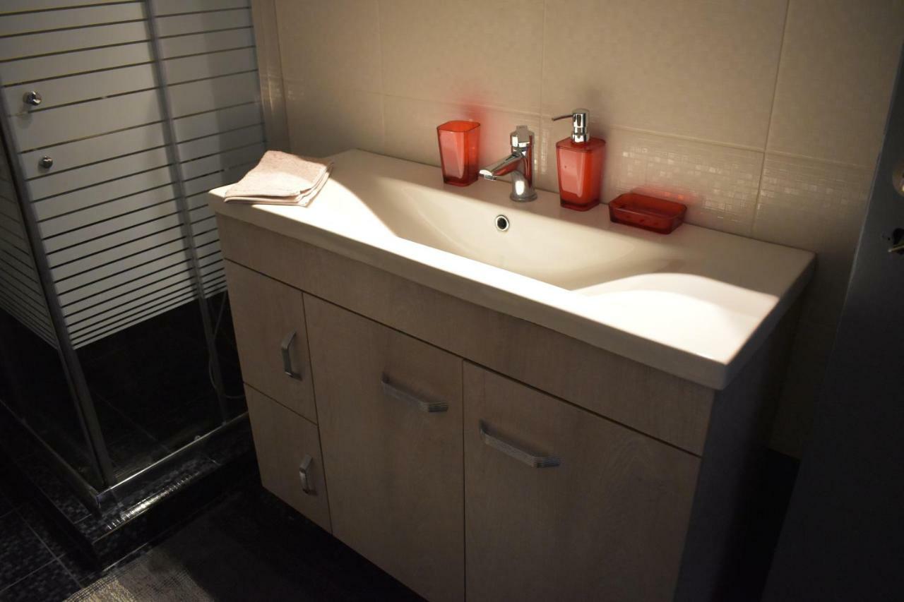 Katzen Room By The Metro Athena Bagian luar foto