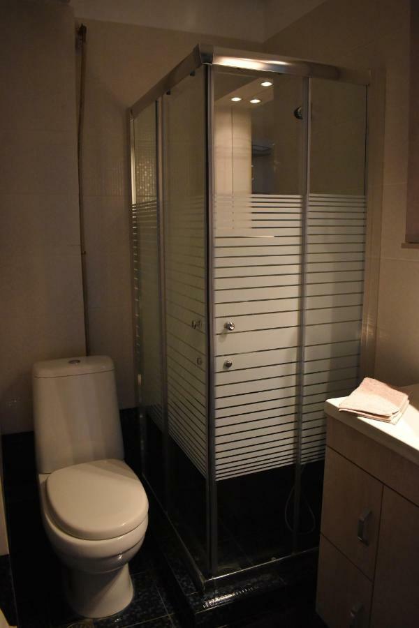 Katzen Room By The Metro Athena Bagian luar foto